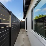 2Br, 2B, Coffee Bar, Cozy Sectional, Rainfall Shower, Smart Tvs, Cozy Beach Theme